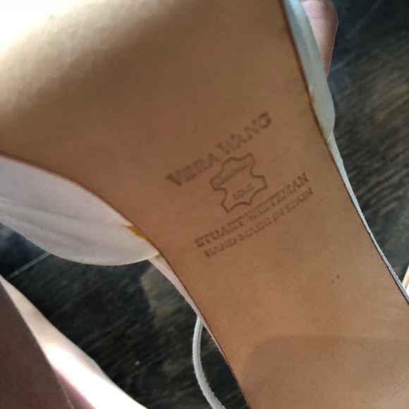 Vintage Vera Wang White Shiny Heels - Picture 5 of 6